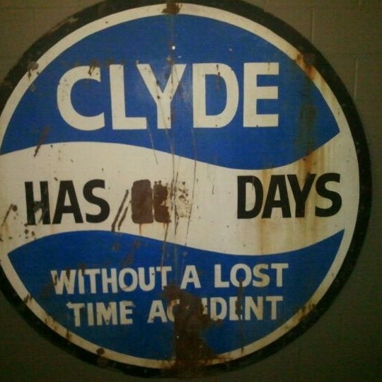 Снимок сделан в Clyde Iron Works пользователем Kyle S. 2/4/2011