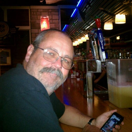 Photo taken at Chili&#39;s Grill &amp; Bar by Badbear T. on 10/3/2011