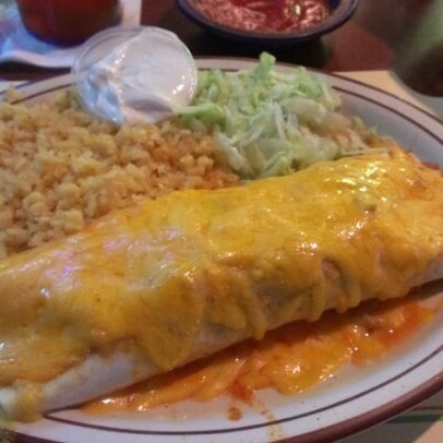 Photo taken at Manny&#39;s Mexican Restaurant by Sabrina G. on 7/31/2012