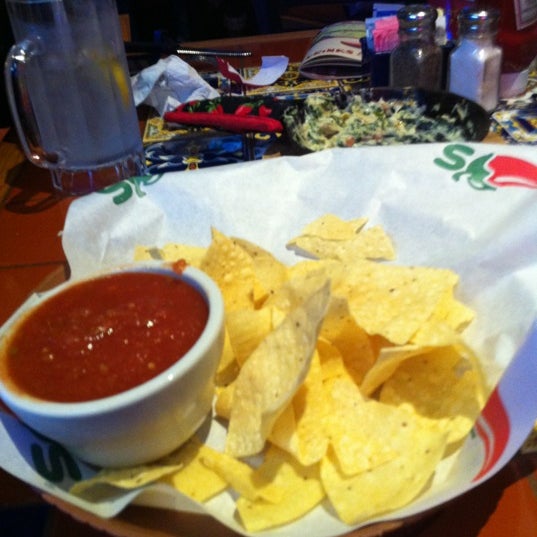 Photo taken at Chili&#39;s Grill &amp; Bar by Travis F. on 12/21/2011