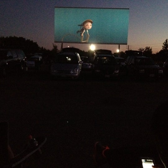 Photo taken at West Wind Sacramento 6 Drive-In by Danielle L. on 9/2/2012