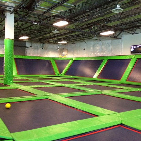 Photo taken at Rebounderz Sterling by Andrew D. on 12/4/2011