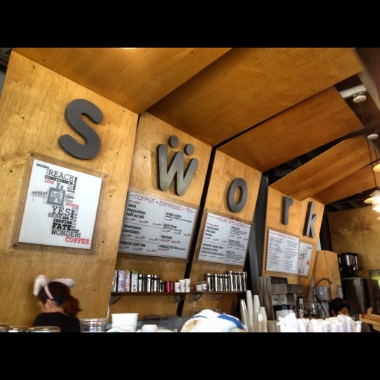 4/11/2012 tarihinde Xandy M.ziyaretçi tarafından Swork Coffee Bar'de çekilen fotoğraf