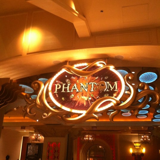 Снимок сделан в Phantom At The Venetian Resort &amp; Casino пользователем Samantha R. 7/17/2012