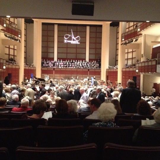 5/12/2012에 Cindy S.님이 Meymandi Concert Hall에서 찍은 사진