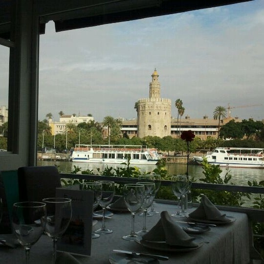 Foto tirada no(a) Restaurante Río Grande Sevilla por Rodrigo D. em 11/9/2011