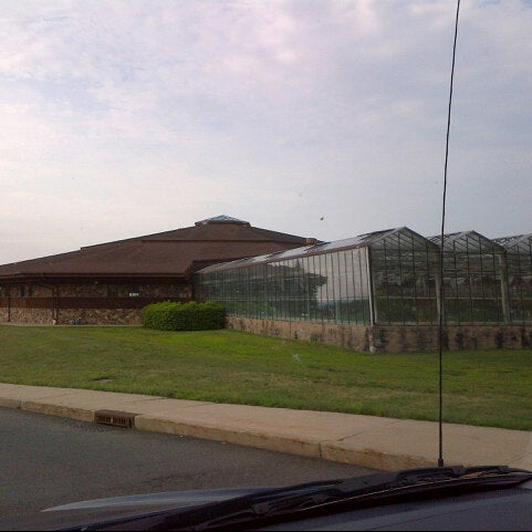 Das Foto wurde bei DePiero&#39;s Farm Stand and Greenhouses von B n H am 8/14/2012 aufgenommen