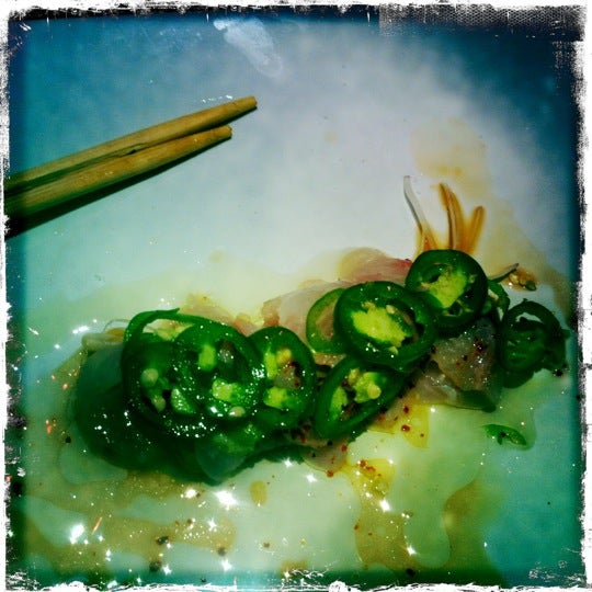 2/1/2012にLogan L.がNanami Sushi Bar &amp; Grillで撮った写真