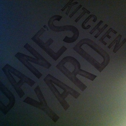 Foto tirada no(a) Dane&#39;s Yard Kitchen por Ben em 8/23/2012