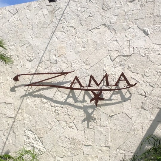 Foto tirada no(a) Zama Beach Club por spaoc em 8/25/2012