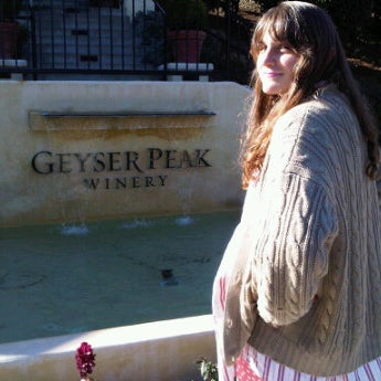 1/14/2012 tarihinde Tracy L.ziyaretçi tarafından Geyser Peak Winery'de çekilen fotoğraf
