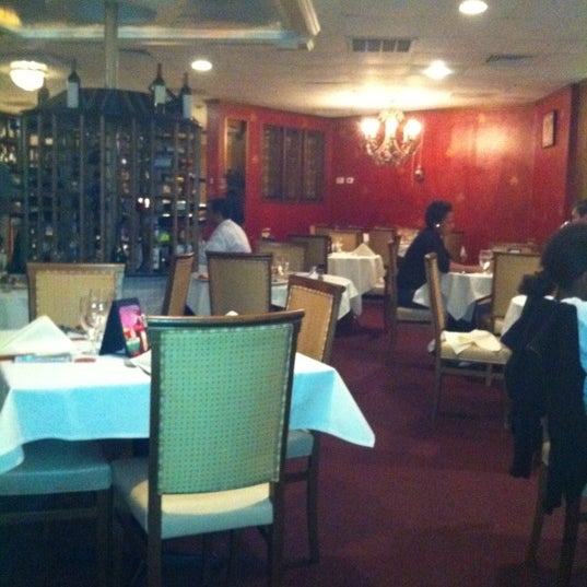 2/1/2012 tarihinde Carol A.ziyaretçi tarafından Angus Grill Brazilian Steakhouse'de çekilen fotoğraf