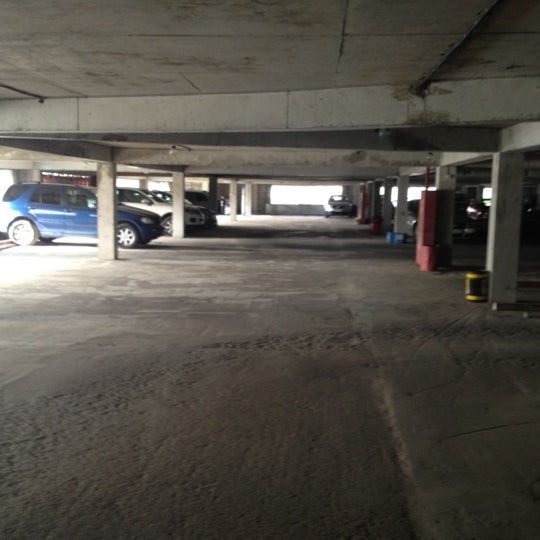 Паркинг библиотечная 43. Белореченская 21 паркинг. Москва, большая академическая улица, 15к1. Ул куйбышева 21 екатеринбург. Менжинского 21 парковка.