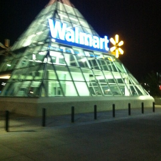 Foto diambil di Walmart oleh Ron M. pada 11/12/2011