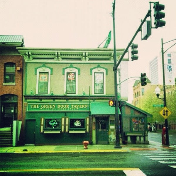 Green Door Tavern Bar in River North
