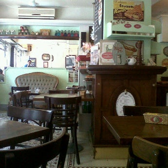Foto tirada no(a) Café Bistro de la Barra por Michael T. em 9/24/2011