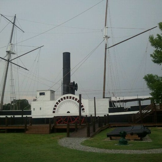 6/27/2011 tarihinde Nicholas R.ziyaretçi tarafından National Civil War Naval Museum'de çekilen fotoğraf