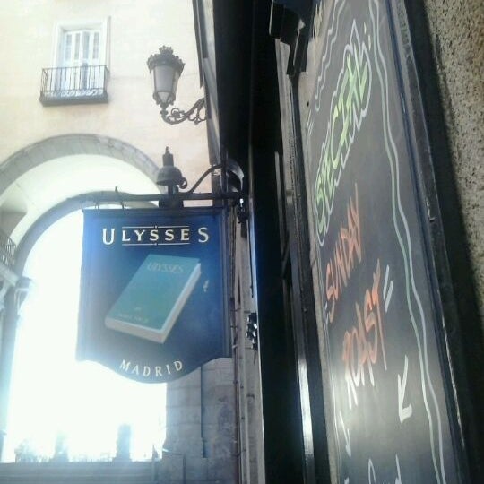 รูปภาพถ่ายที่ Ulysses Irish Pub โดย Santi C. เมื่อ 6/15/2012