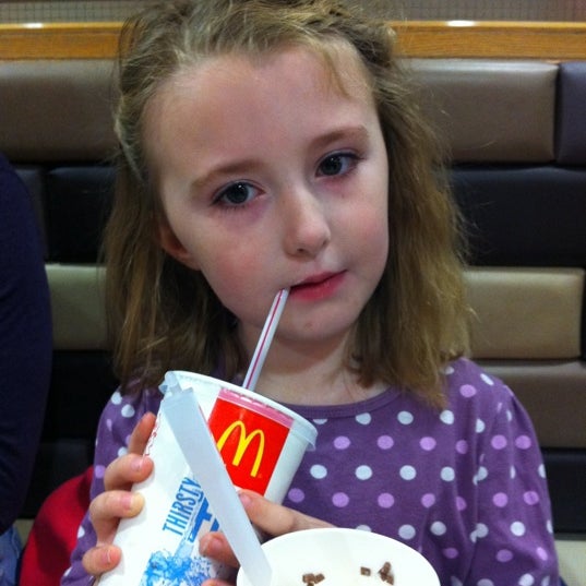 Photo prise au McDonald&#39;s par Sarah D. le11/14/2011