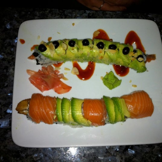 Снимок сделан в Yosake Downtown Sushi Lounge пользователем Jason B. 11/17/2011