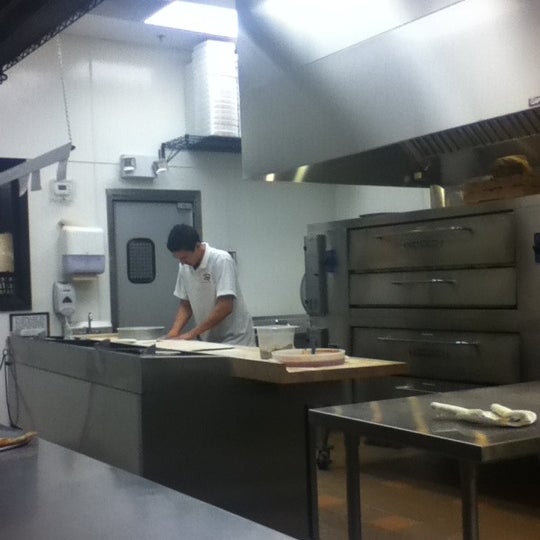 3/21/2012にAlex P.がMario&#39;s Pizzaで撮った写真