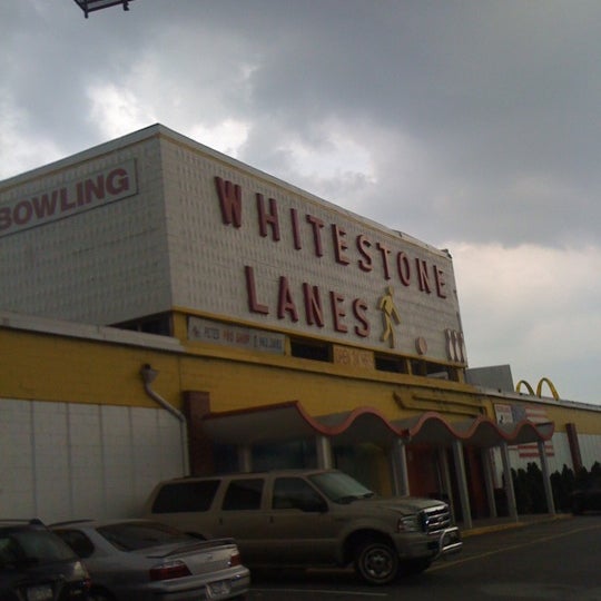 Photo taken at Whitestone Lanes Bowling Centers by Harsh N. on 8/7/2011