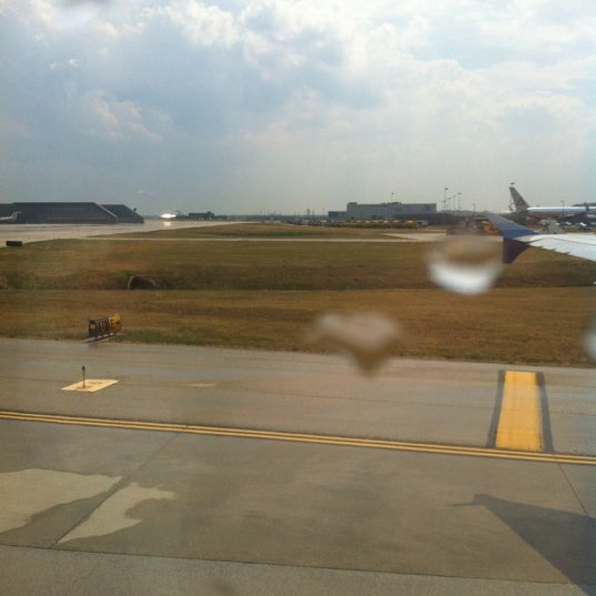 Photo taken at O&#39;Hare Taxi Services by Matthew S. on 7/13/2012