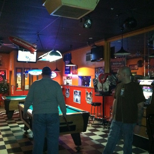 2/7/2012にNick C.がPoint Break Sports Bar &amp; Grillで撮った写真