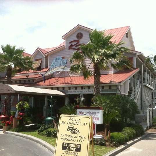 4/26/2012にDennis Q.がR.B.&#39;s Seafood Restaurantで撮った写真