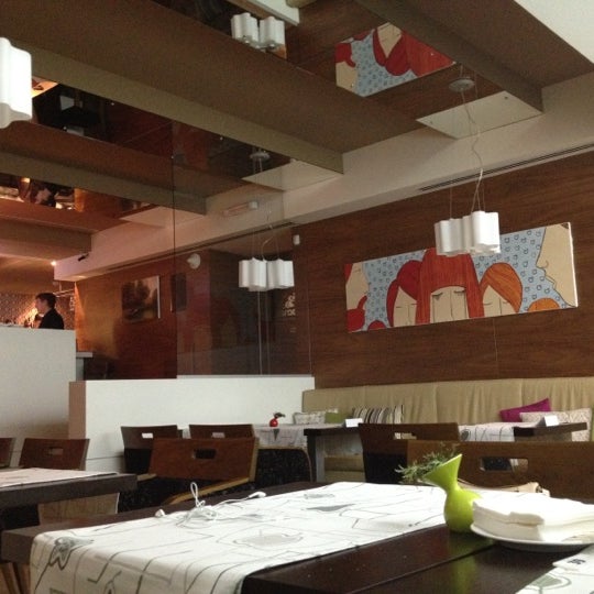 1/23/2012 tarihinde Margo P.ziyaretçi tarafından Pyjama restaurant &amp; lounge'de çekilen fotoğraf