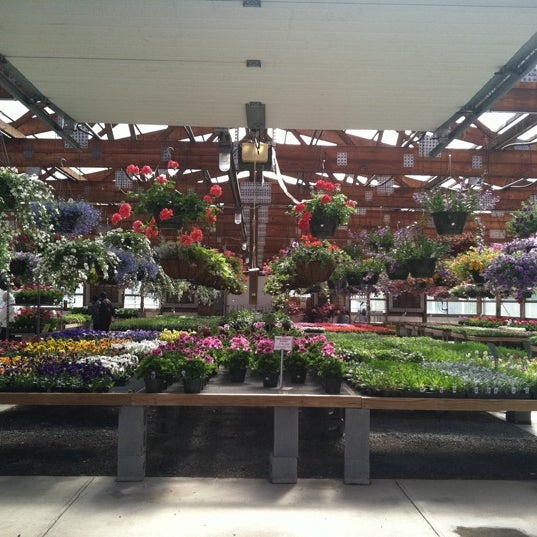 Photo taken at Wallkill View Farm Market by Marinna D. on 5/12/2012