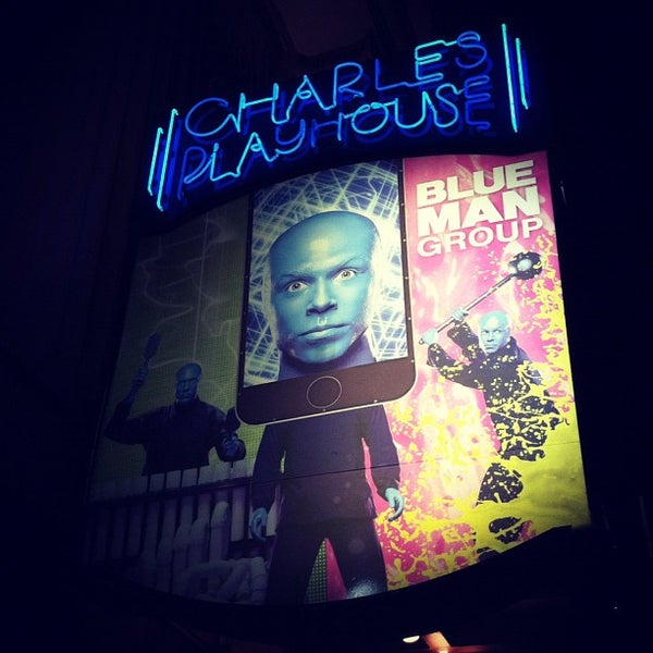 Foto tirada no(a) Charles Playhouse por Deanna R. em 2/19/2012