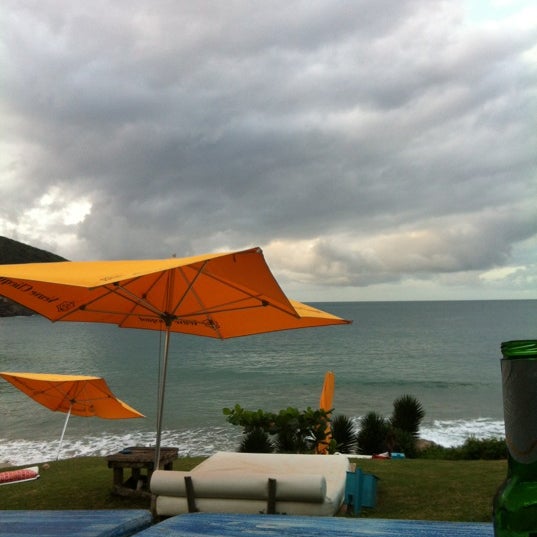 Снимок сделан в Rocka Beach Lounge &amp; Restaurante пользователем tatiana a. 6/23/2012