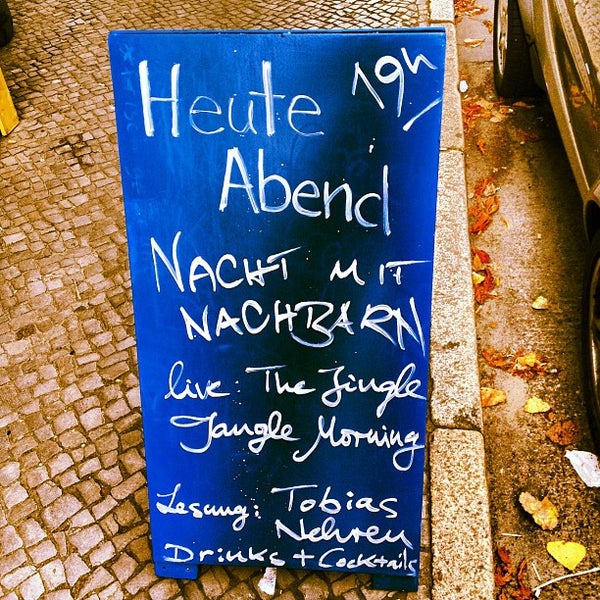 9/13/2012 tarihinde Tobias N.ziyaretçi tarafından leuchtstoff Kaffeebar'de çekilen fotoğraf