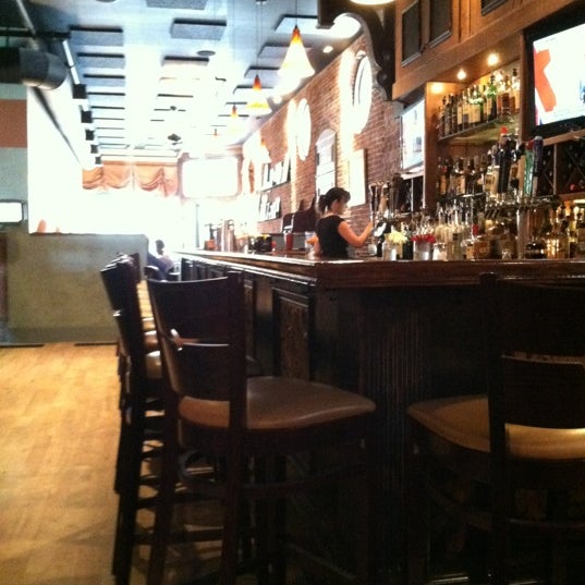 3/14/2012 tarihinde Christine G.ziyaretçi tarafından Firefly American Bistro &amp; Bar'de çekilen fotoğraf