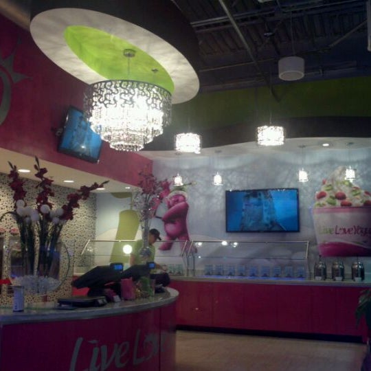 2/18/2012にRod E.がLive Love Yogurtで撮った写真