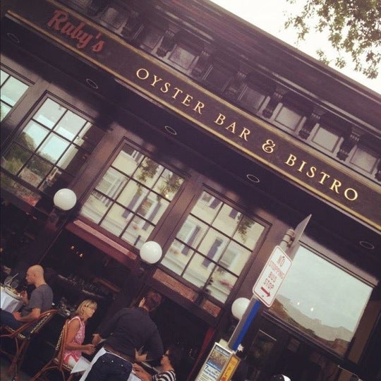 Photo taken at Ruby&#39;s Oyster Bar &amp; Bistro by Kosuke O. on 8/20/2012