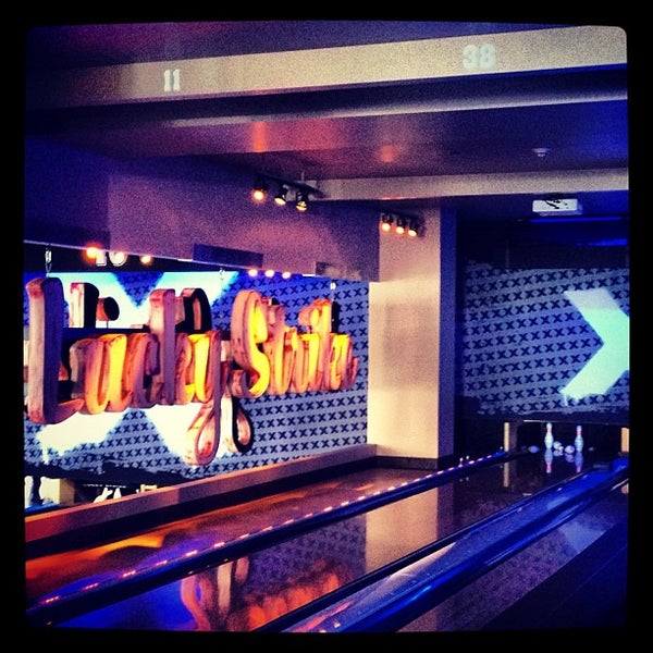 Lucky Strike Mission Bay'da Bowling Salonu