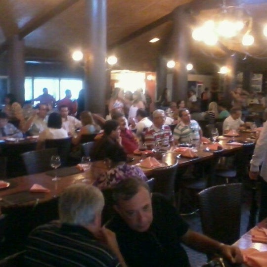 Photo taken at Restaurante Parque Recreio by Samia H. on 6/22/2012