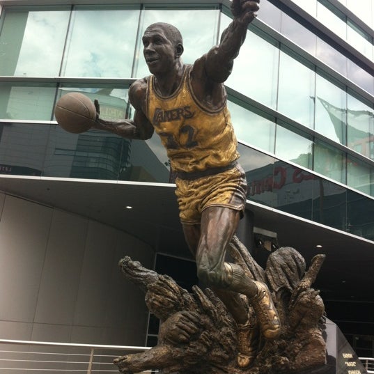 Earvin Magic Johnson Statue Sculpture Garden In Los Angeles
