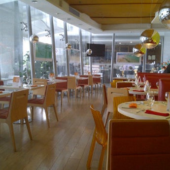 Foto tirada no(a) Bucare Restaurant Gourmet por Oskarcito R. em 5/23/2012