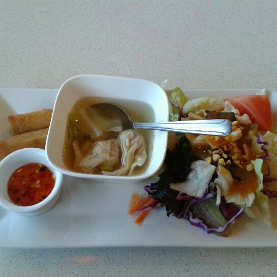 2/14/2012에 Vy N.님이 Thai Spice Asian Cuisine에서 찍은 사진