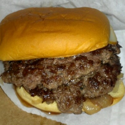 Foto diambil di Custom Burgers by Pat La Frieda oleh J.J. F. pada 7/27/2012
