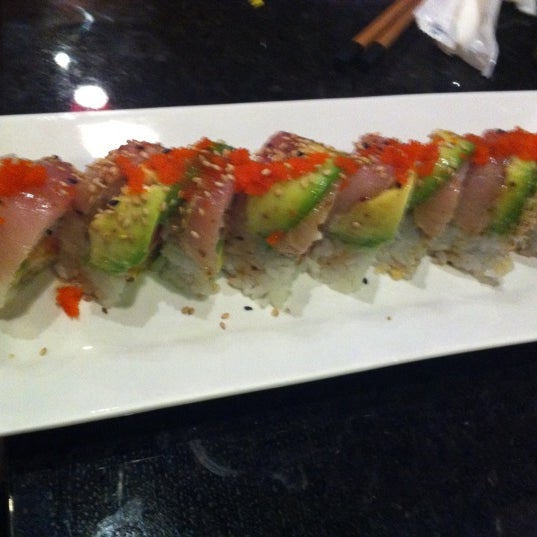 Снимок сделан в Sushi King пользователем Rose F. 3/19/2012