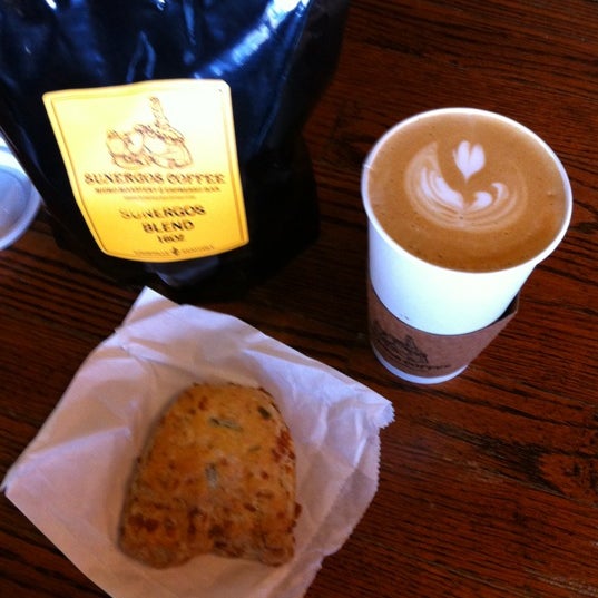 9/4/2012 tarihinde Mark R.ziyaretçi tarafından Sunergos Coffee'de çekilen fotoğraf