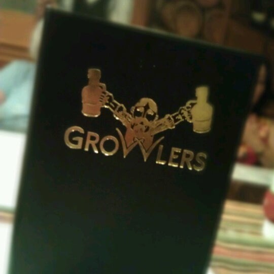 Снимок сделан в Growlers of Gaithersburg пользователем Ogun H. 7/19/2012