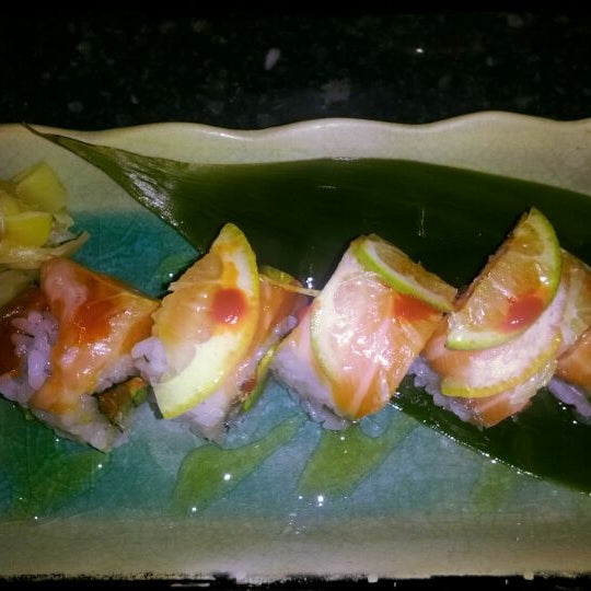 Try the 7Up Roll with spicy tuna instead of spicy snow crab!