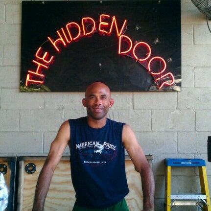 Das Foto wurde bei Hidden Door von Michael C. am 9/3/2012 aufgenommen