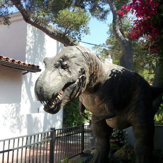 Foto scattata a Santa Barbara Museum Of Natural History da Mike K. il 7/15/2012