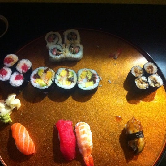 Das Foto wurde bei Sushi Chef Japanese Restaurant &amp; Market von David L. am 6/15/2012 aufgenommen